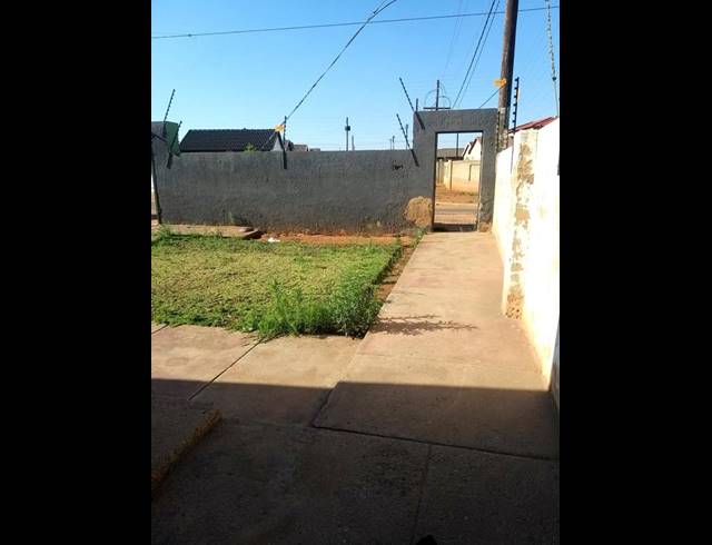 2 BEDROOM HOUSE FOR SALE IN PROTEA GLEN